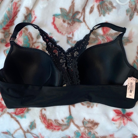 Victoria’s Secret Bra - Picture 2 of 2